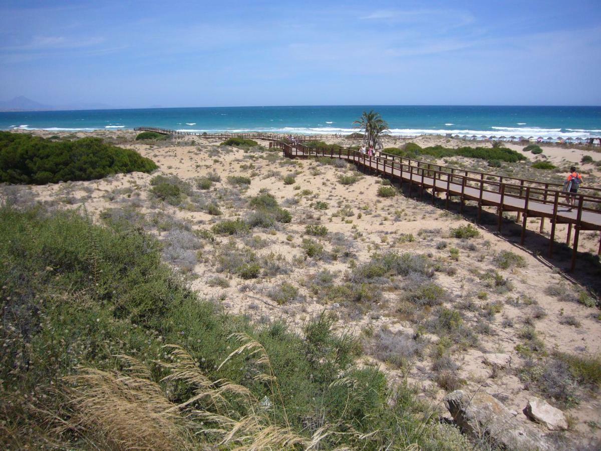 Descansa Y Disfruta De Las Mejores Playas Arenales del Sol Esterno foto